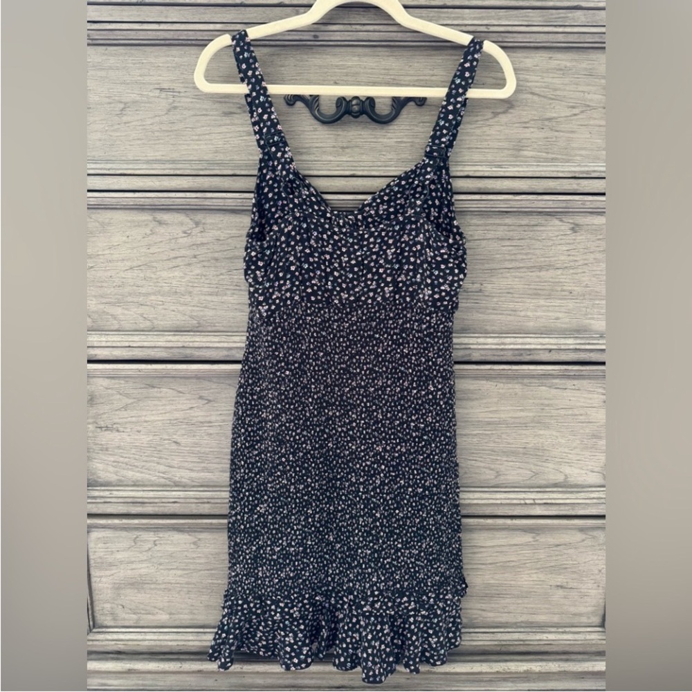 NEW American Eagle Floral Dress NWT Black Smocked Ruffle Hem Tie Front Medium - Picture 8 of 14